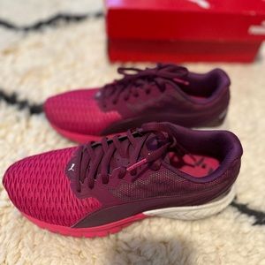 Puma sneakers women 7.5